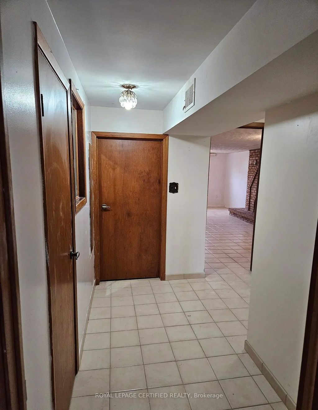 115 Deerhurst Road Bsmt, Hamilton