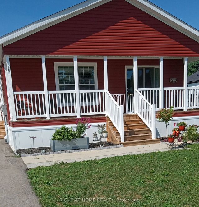 207 Spruce Street, West Grey