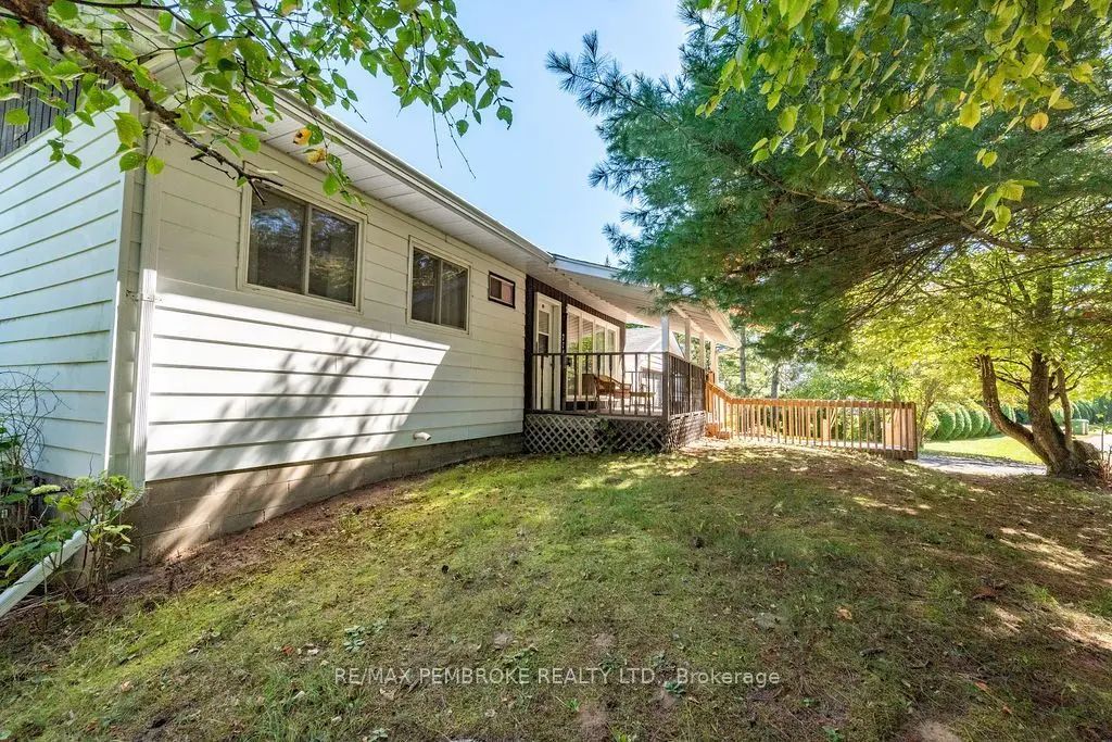 774 Pinegrove Crescent, Petawawa