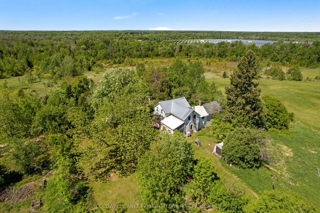 400 Buttermilk Hill Road, Drummond/North Elmsley