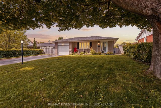 746 Laidlaw Crescent, Kingston