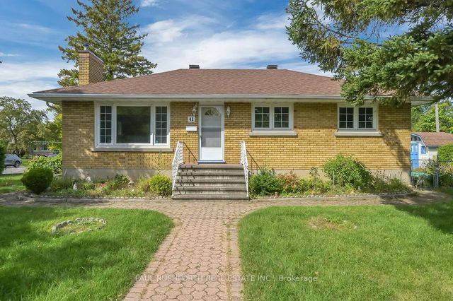 41 Capilano Drive, Cityview - Parkwoods Hills - Rideau Shore