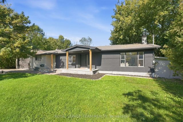 1819 Rideau Road, Blossom Park - Airport and Area