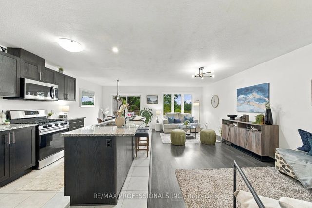 135 Hardcastle Drive 31, Cambridge