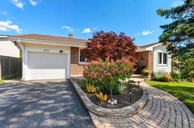490 Tisdale Crescent, Beacon Hill North - South and Area