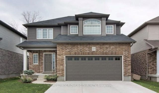 423 Champlain Avenue, Woodstock