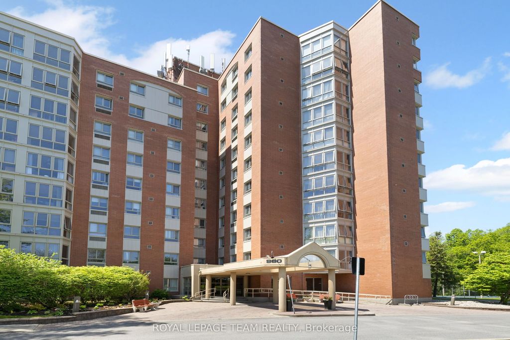 960 Teron Road 611, Kanata
