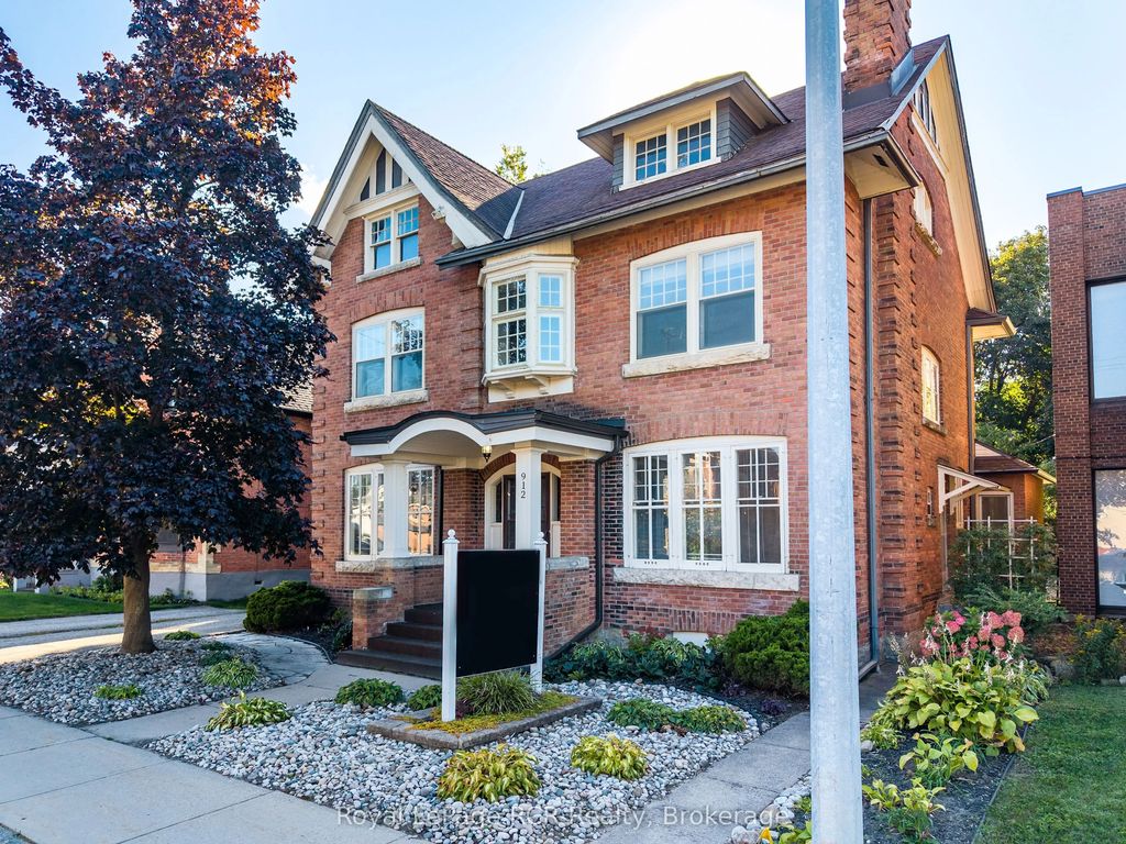 912 2nd Avenue W, Owen Sound