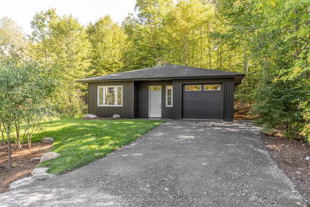 33 Shaw Crescent, Huntsville