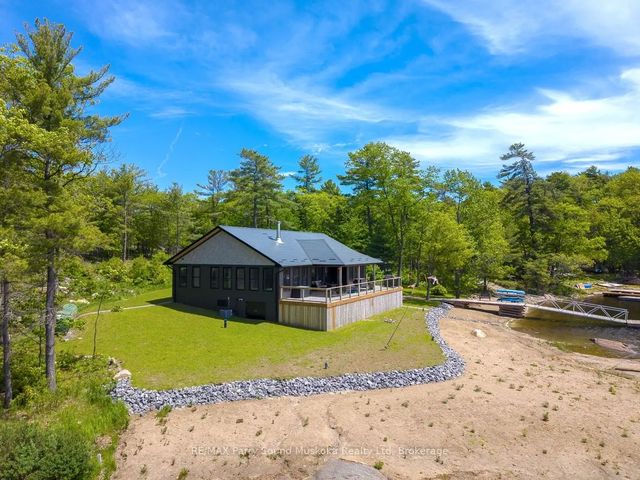 32 A11 Island, The Archipelago