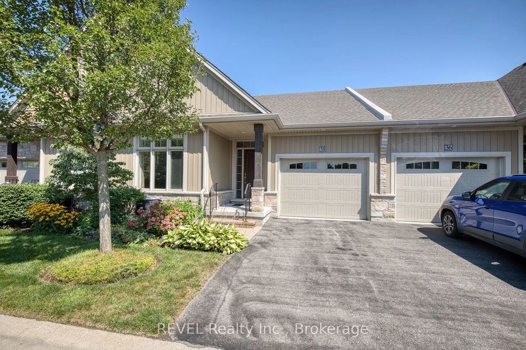 38 Sandalwood Common, St. Catharines