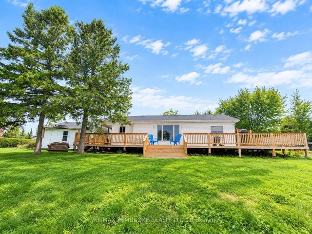 2066 La Passe Road, Whitewater Region