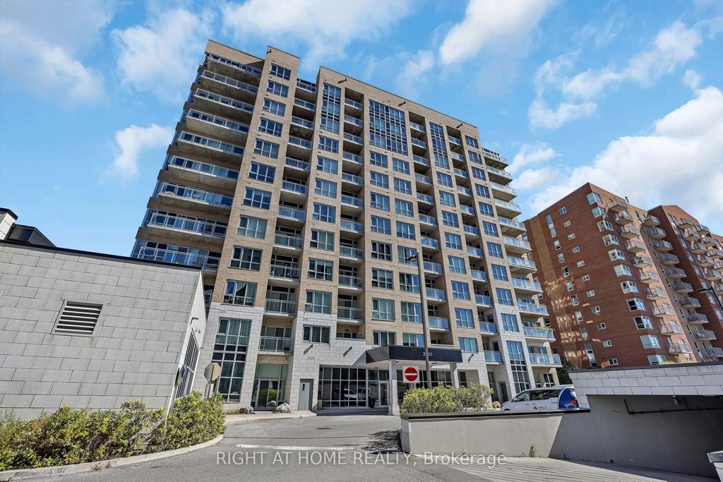 330 Titan Private 203, Cityview - Parkwoods Hills - Rideau Shore