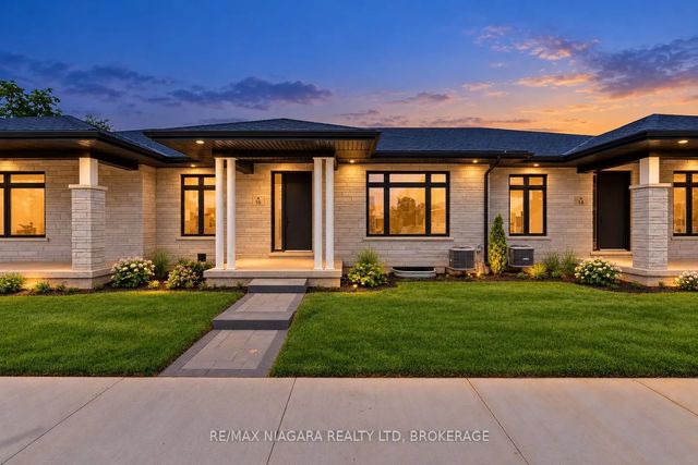 16 Accursi Crescent, Pelham
