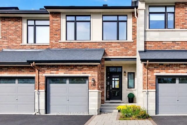 152 Mattingly Way, Blossom Park - Airport and Area