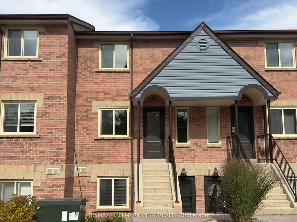 142 Ecclestone Drive 11, Bracebridge