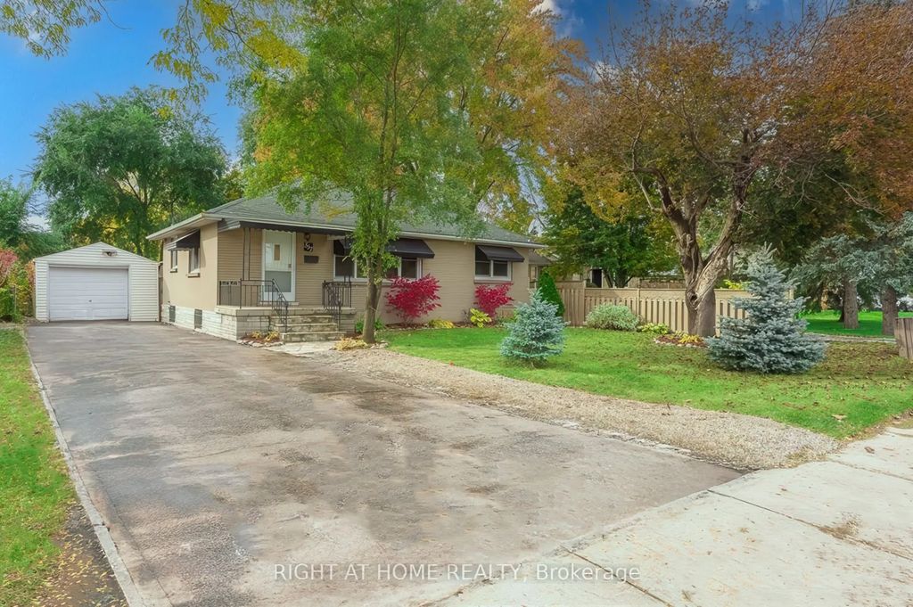 537 Clarke Road B, London East
