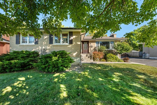 35 Loyalist Avenue, Loyalist