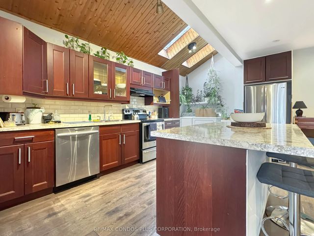 869 Beach Boulevard #1, Hamilton