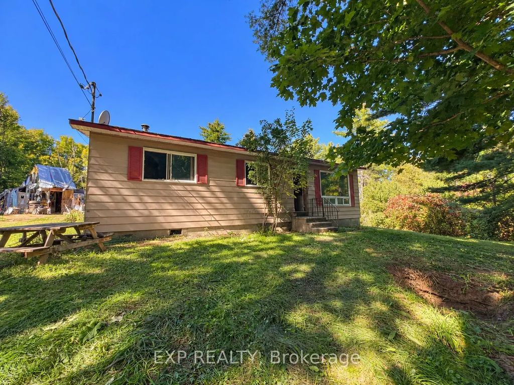 942 Bathurst 9th Concession Road, Tay Valley