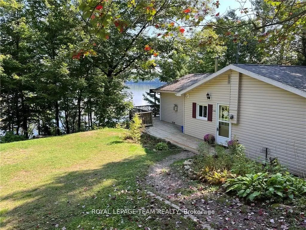 1862 River Road, Hastings Highlands