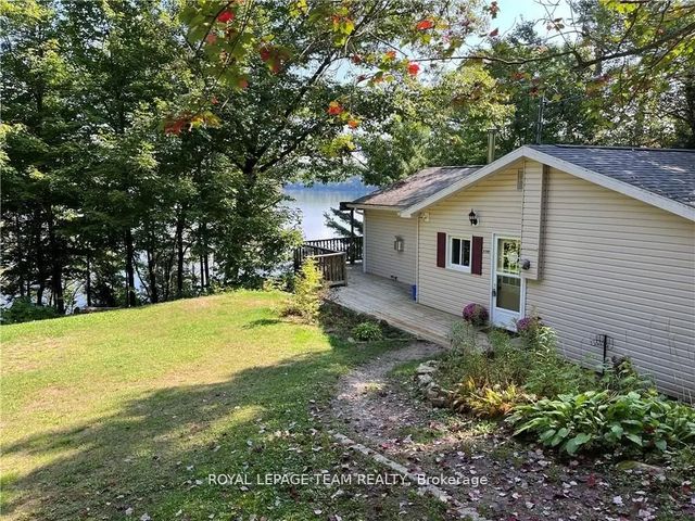 1862 River Road, Hastings Highlands