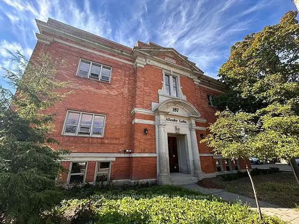 357 Hunter Street W 25, Hamilton