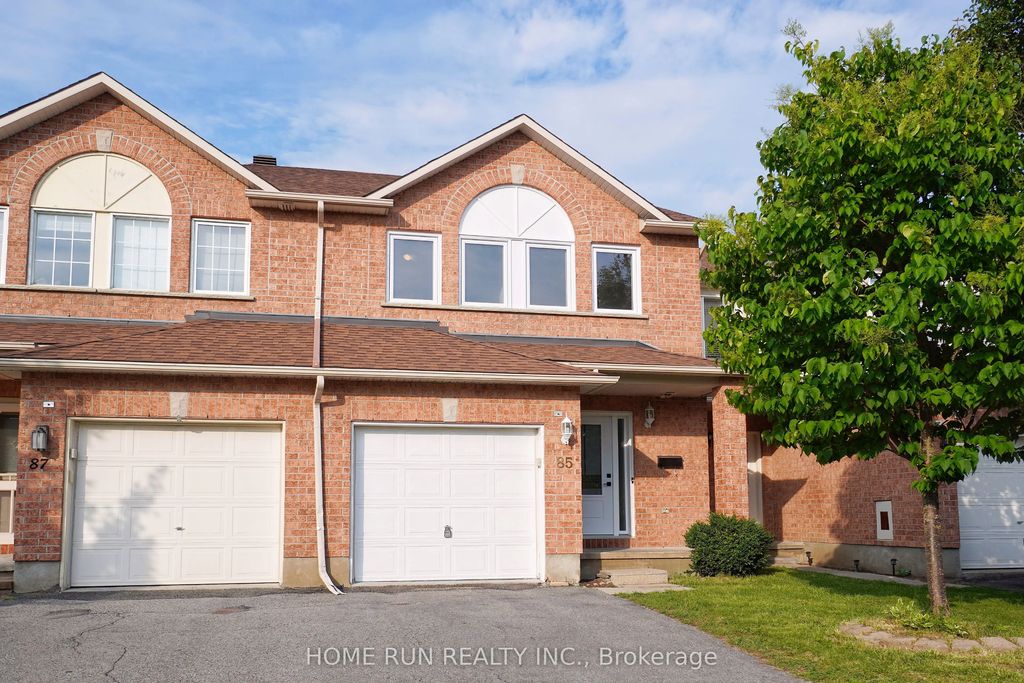 85 Palmadeo Drive, Barrhaven