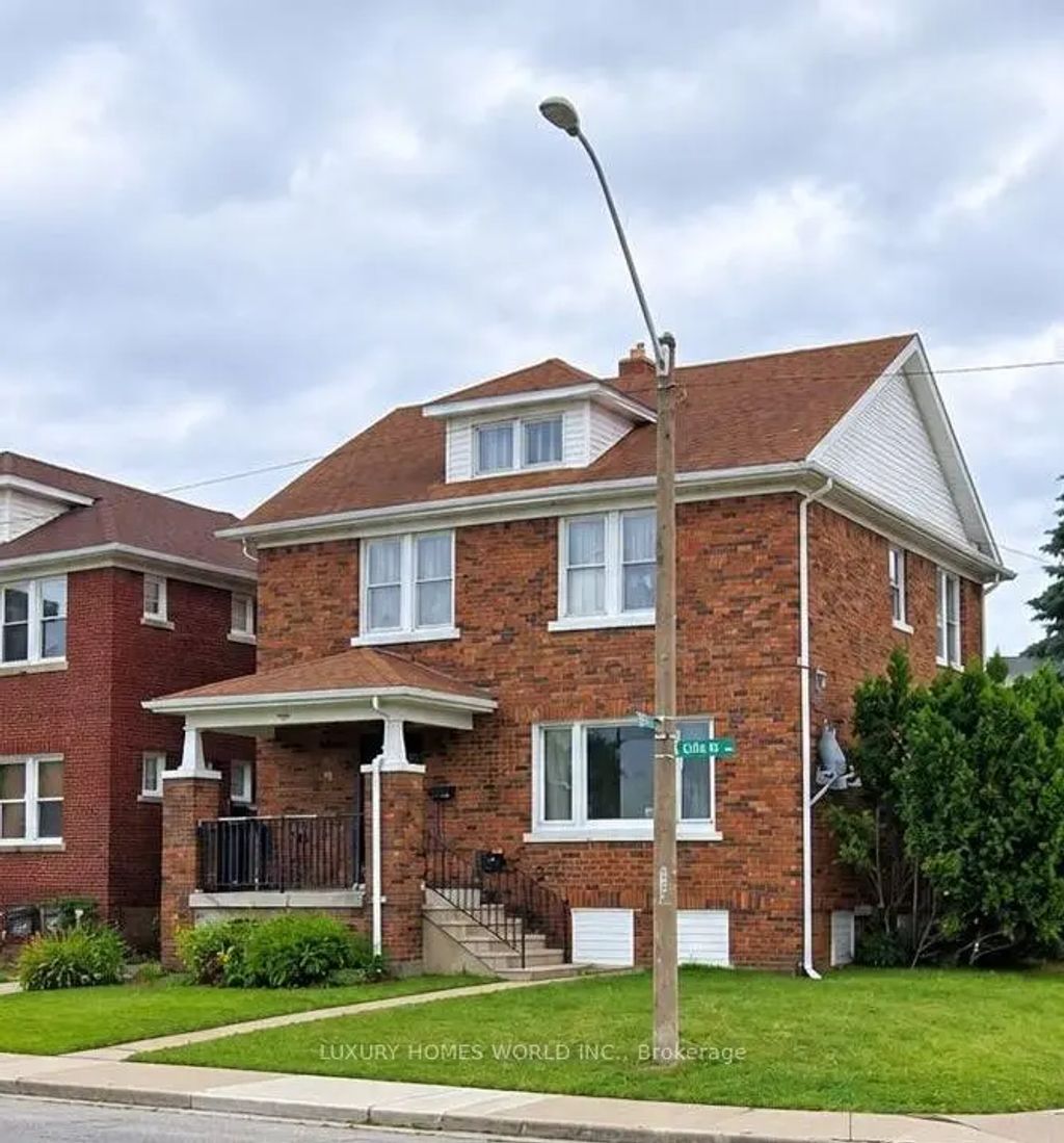 589 Giles Boulevard W, Windsor