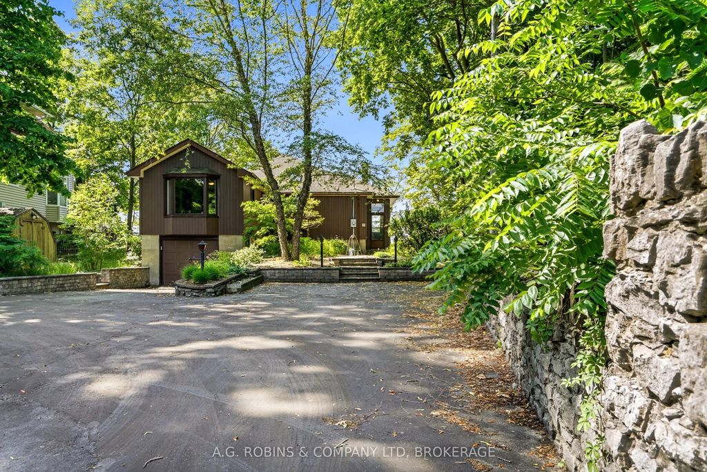 10599 Lakeshore Road, Wainfleet