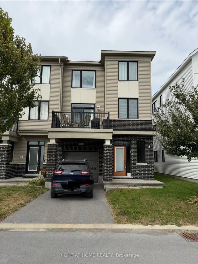 166 Pictou Crescent, Kanata