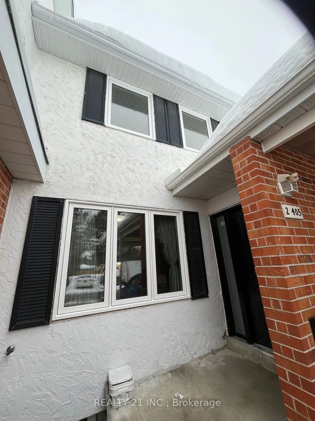 405 Keats Way 2, Waterloo