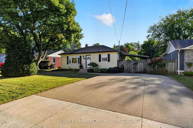 416 Bartlett Avenue, Grimsby