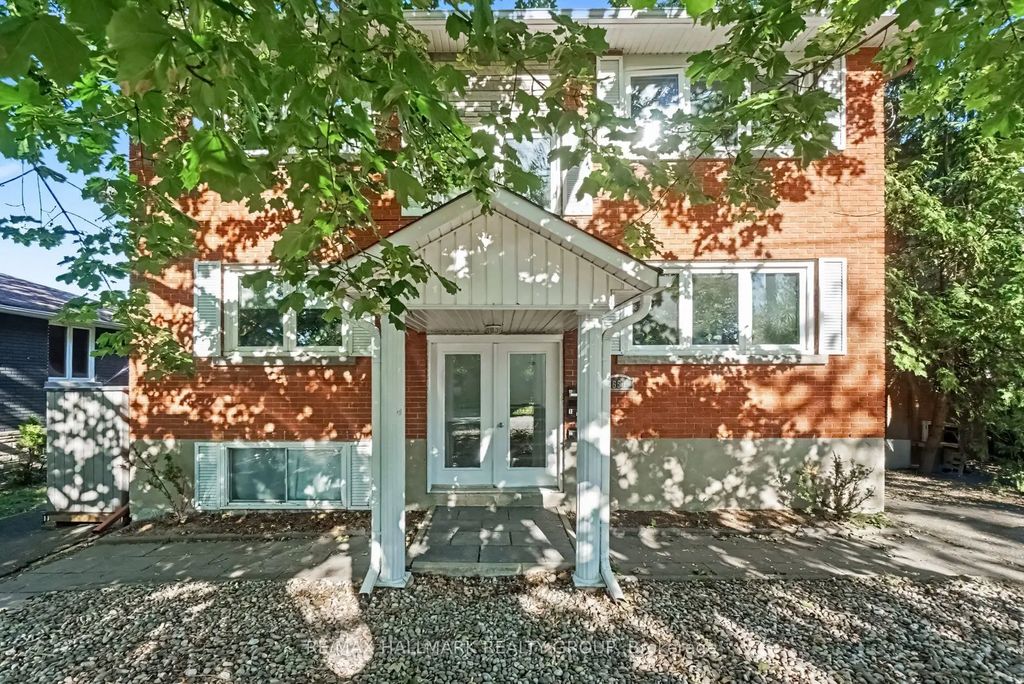 657 Golden Avenue, Carlingwood - Westboro and Area