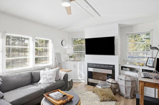 2560 Westview Road (166 Whispering Pines), Selwyn