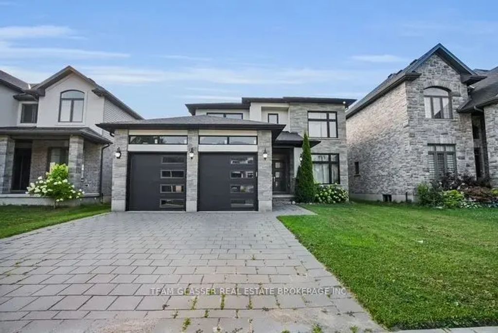2407 Red Thorne Avenue, London South