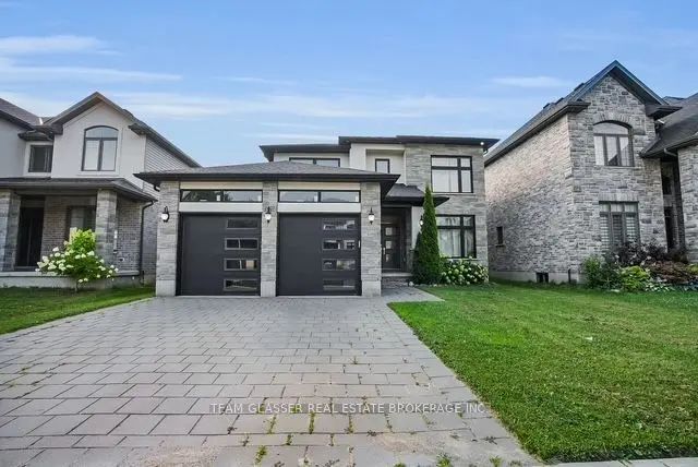 2407 Red Thorne Avenue, London South
