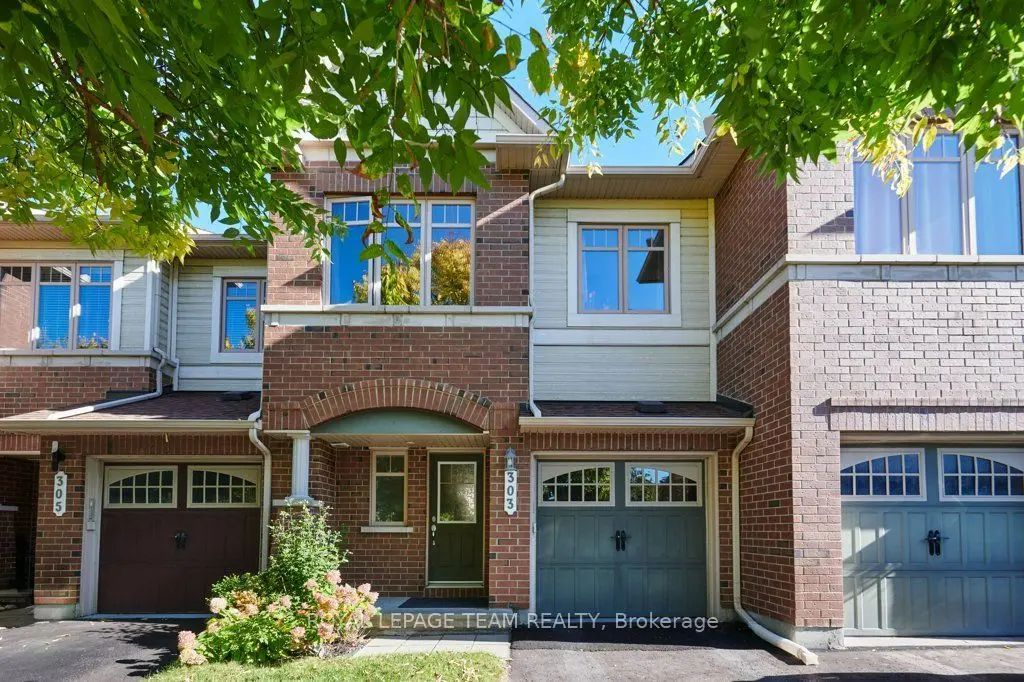 303 Balinroan Crescent, Barrhaven