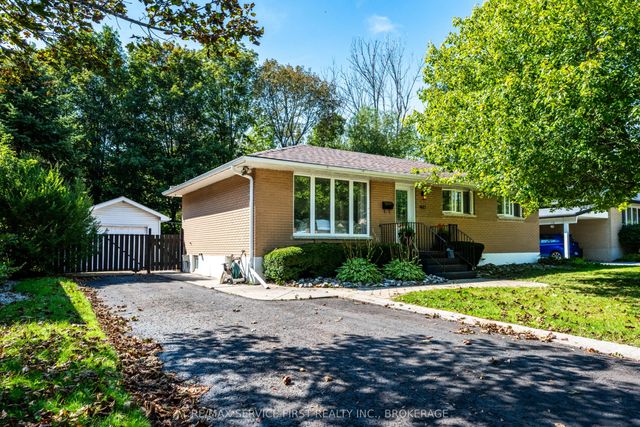 447 Mcewen Drive, Kingston