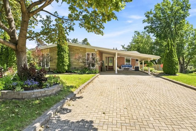 2 Crestwood Avenue, Peterborough