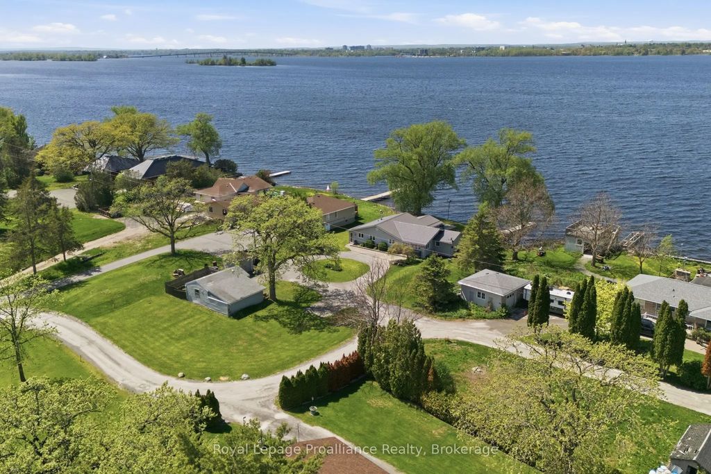 33 Peats Point Lane, Prince Edward County