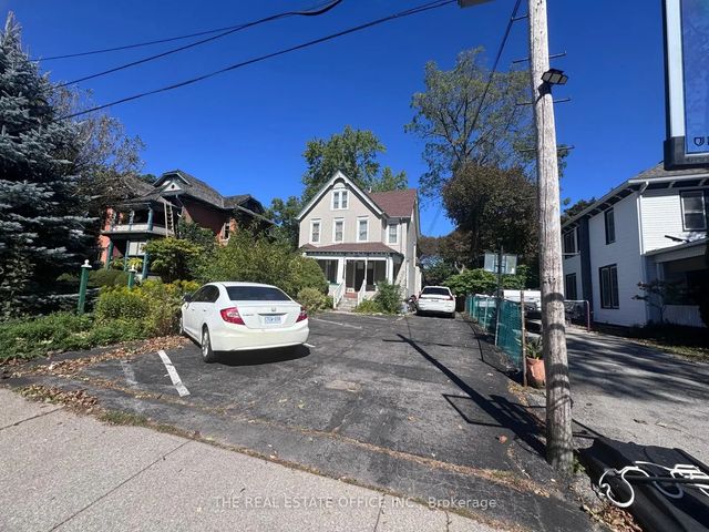4327 Simcoe Street, Niagara Falls