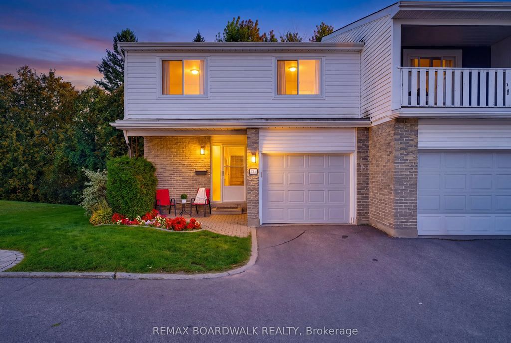 32a Black Forest Lane 13, Bells Corners and South to Fallowfield