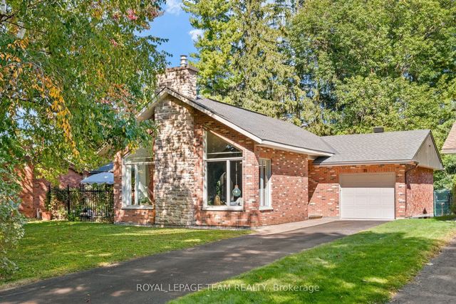 33 Rutherford Crescent, Kanata