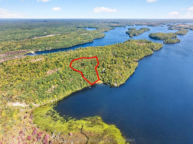 1057 Forest Lane, Frontenac