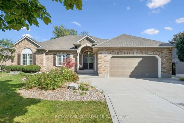 8 Chancellor Drive, Woolwich