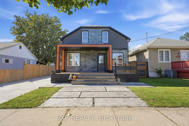 249 Wallace Avenue S, Welland