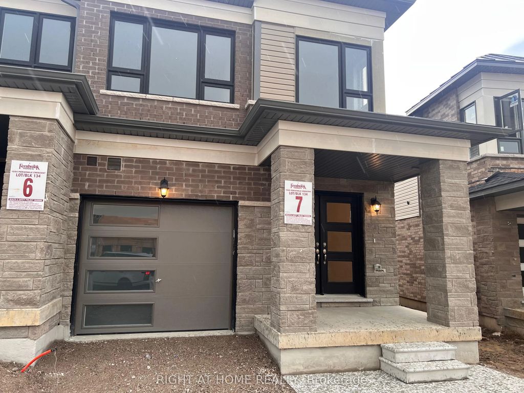 1052 Periwinkle Crescent, Woodstock