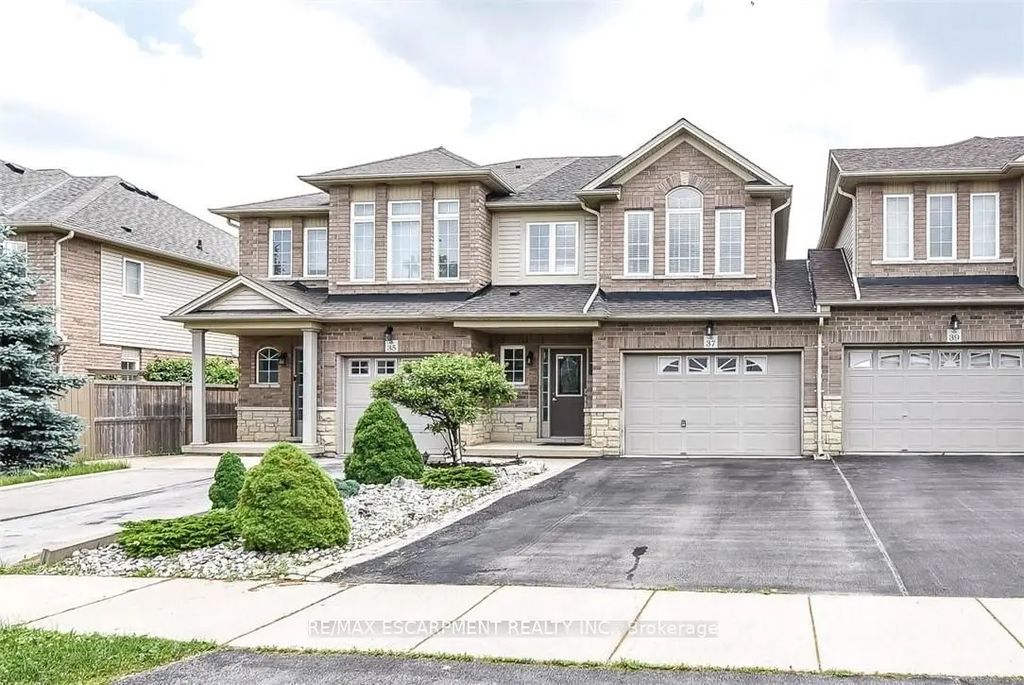 37 Cornerstone Drive, Hamilton