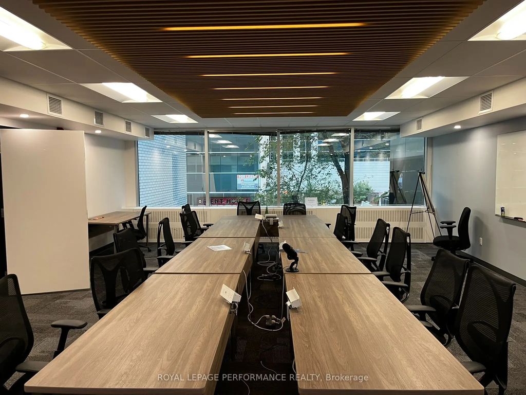 141 W Laurier Avenue W 200, Ottawa Centre